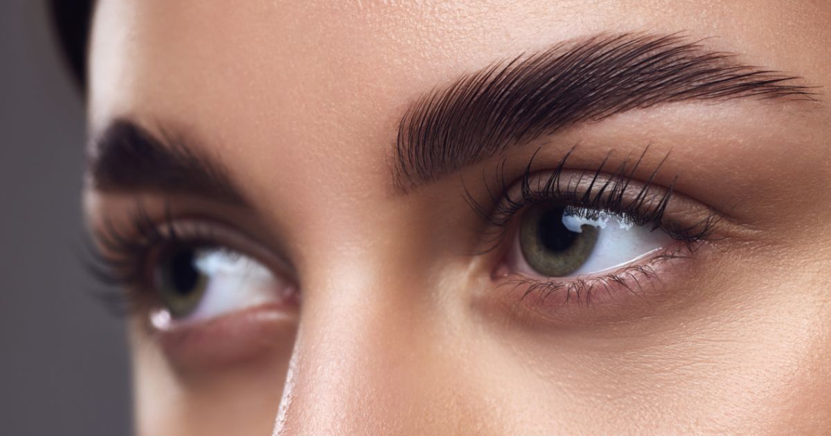 Top features to look for in a lash room for rent.